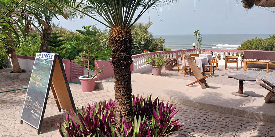La terrasse vue sur la mer campement no stress La terrasse avec vue sur la mer campement no stress dans un quartier calme du cap avec commerces et restaurants à proximité