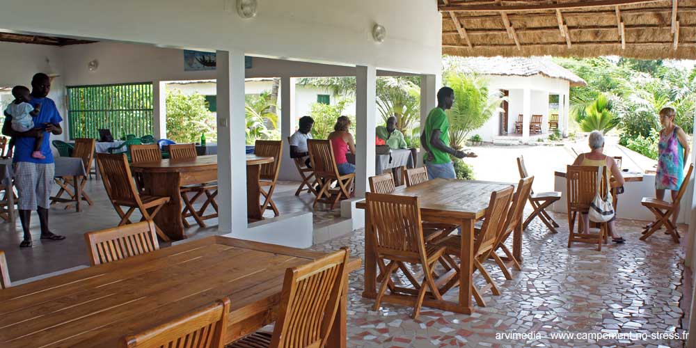 Le No Stress Cap Skirring salle du restaurant Le No Stress Cap Skirring salle du restaurant de plage la salle à manger est spacieuse et lumineuse
