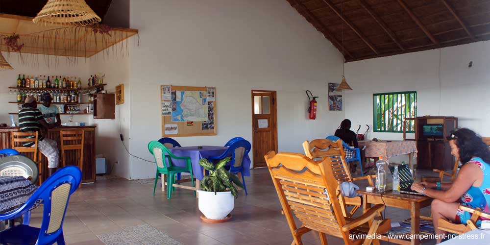 Salle du restaurant No Stress pour toutes vos fêtes Spacieuse et aérée la grande salle du restaurant permet de vous accueillir pour tous vos évènements et fêtes de famille. cap skirring sénégal